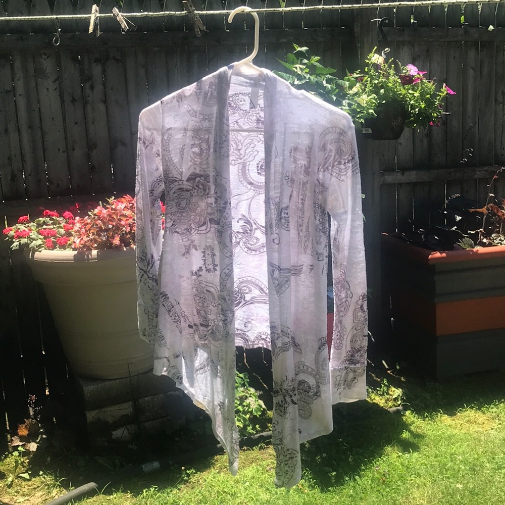 Light weight cardigan